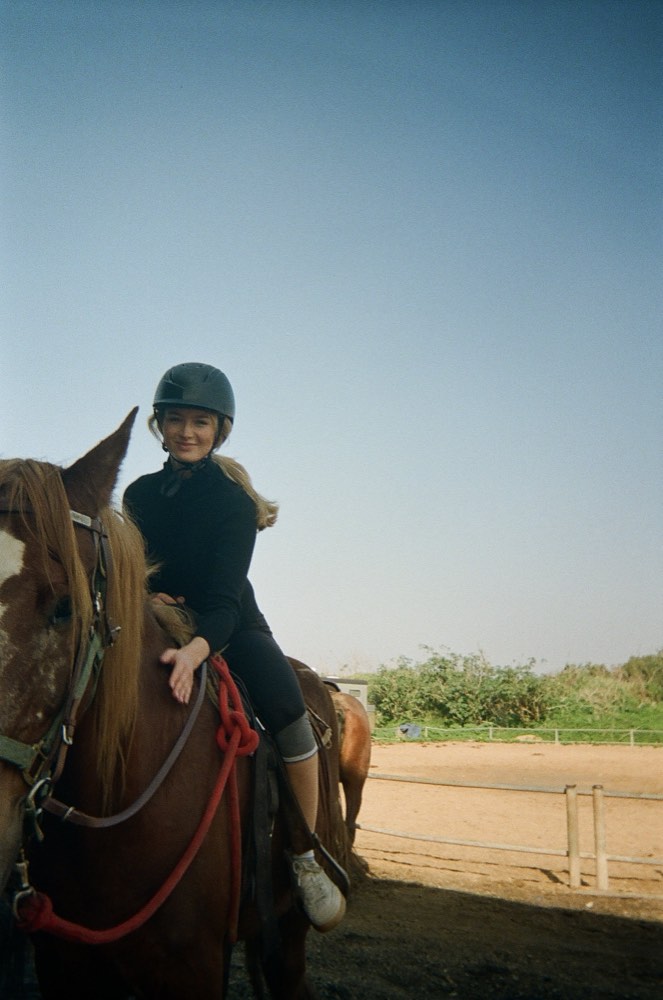 Friend of the house, photo 76